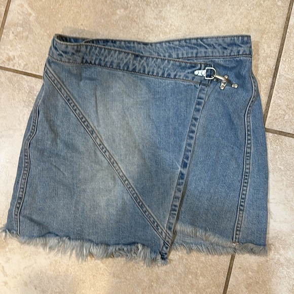 Blank NYC Pieced Denim Wrap Skirt 25 - Picture 2 of 8